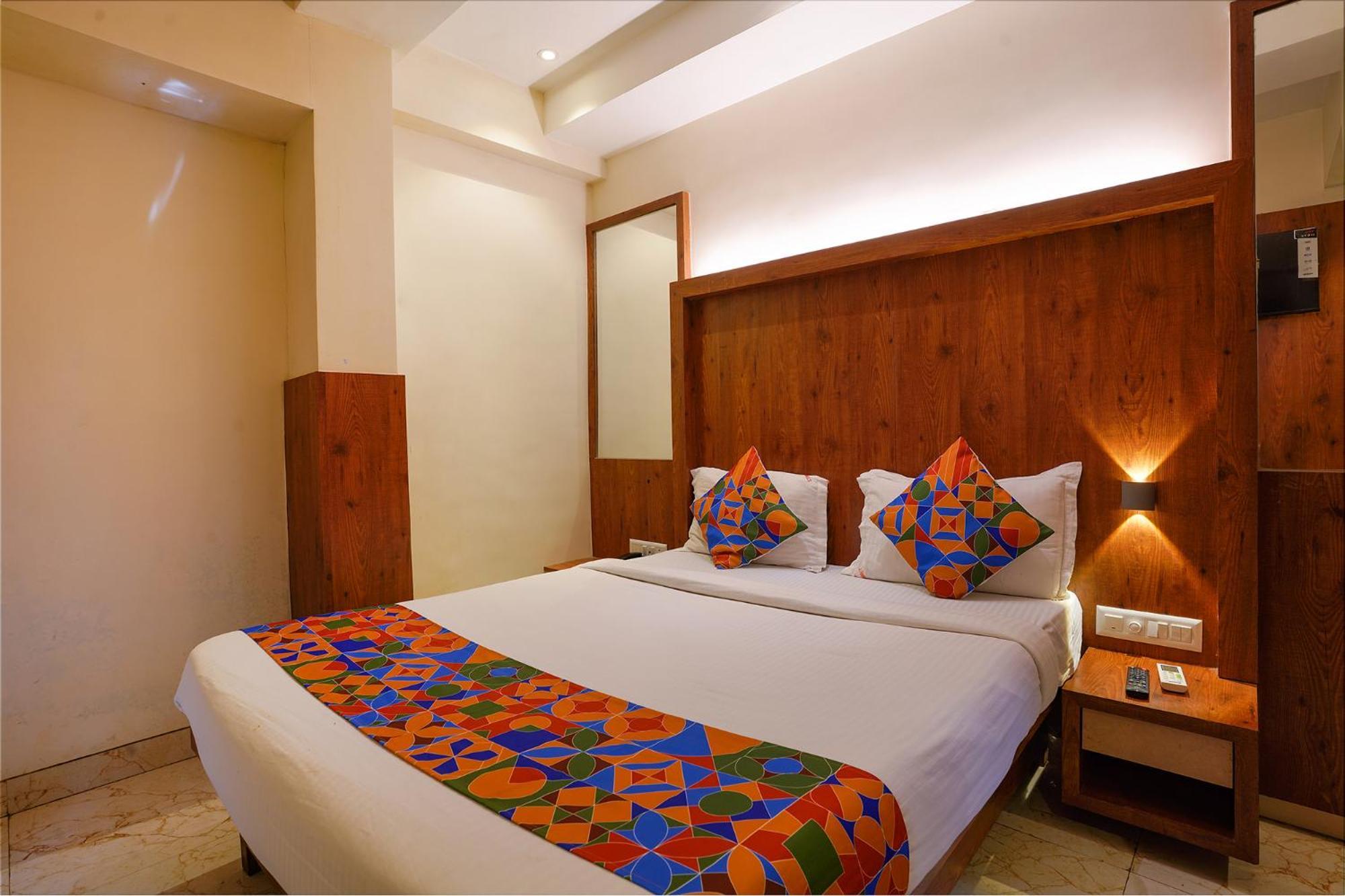 Fabexpress Super 7 Inn - Nr Rabale Station Navi Mumbai Bagian luar foto