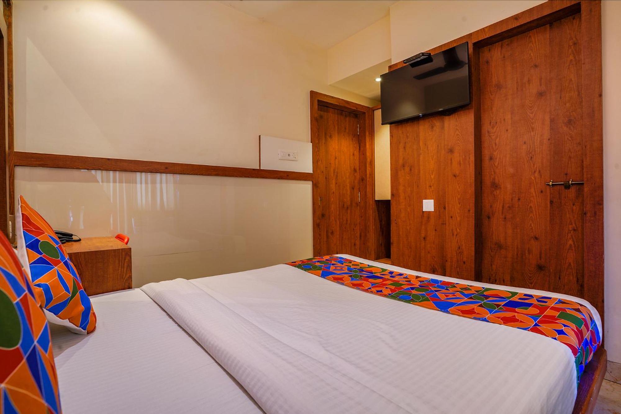 Fabexpress Super 7 Inn - Nr Rabale Station Navi Mumbai Bagian luar foto